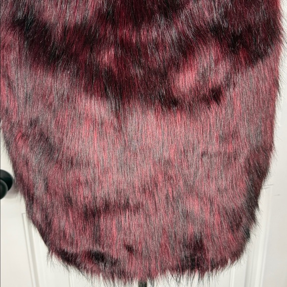 BCBGeneration Faux Fur Vest Sz Medium - Picture 7 of 12